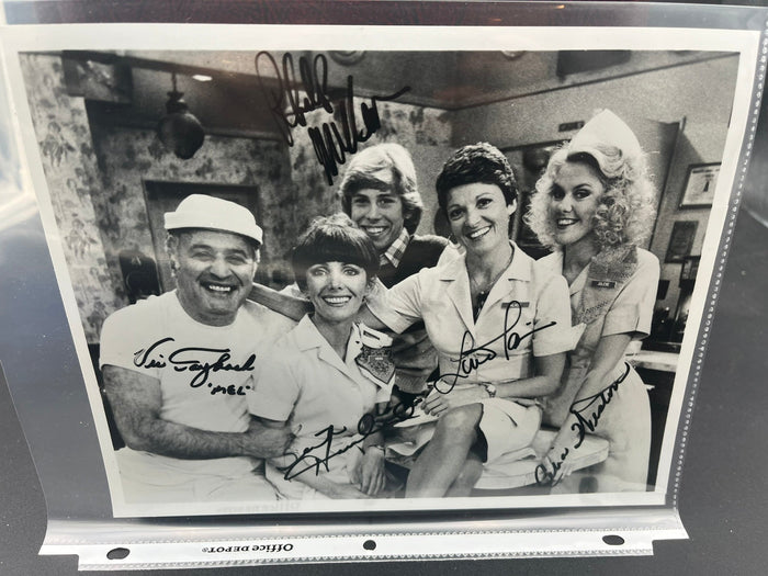 Mel's Diner Cast
