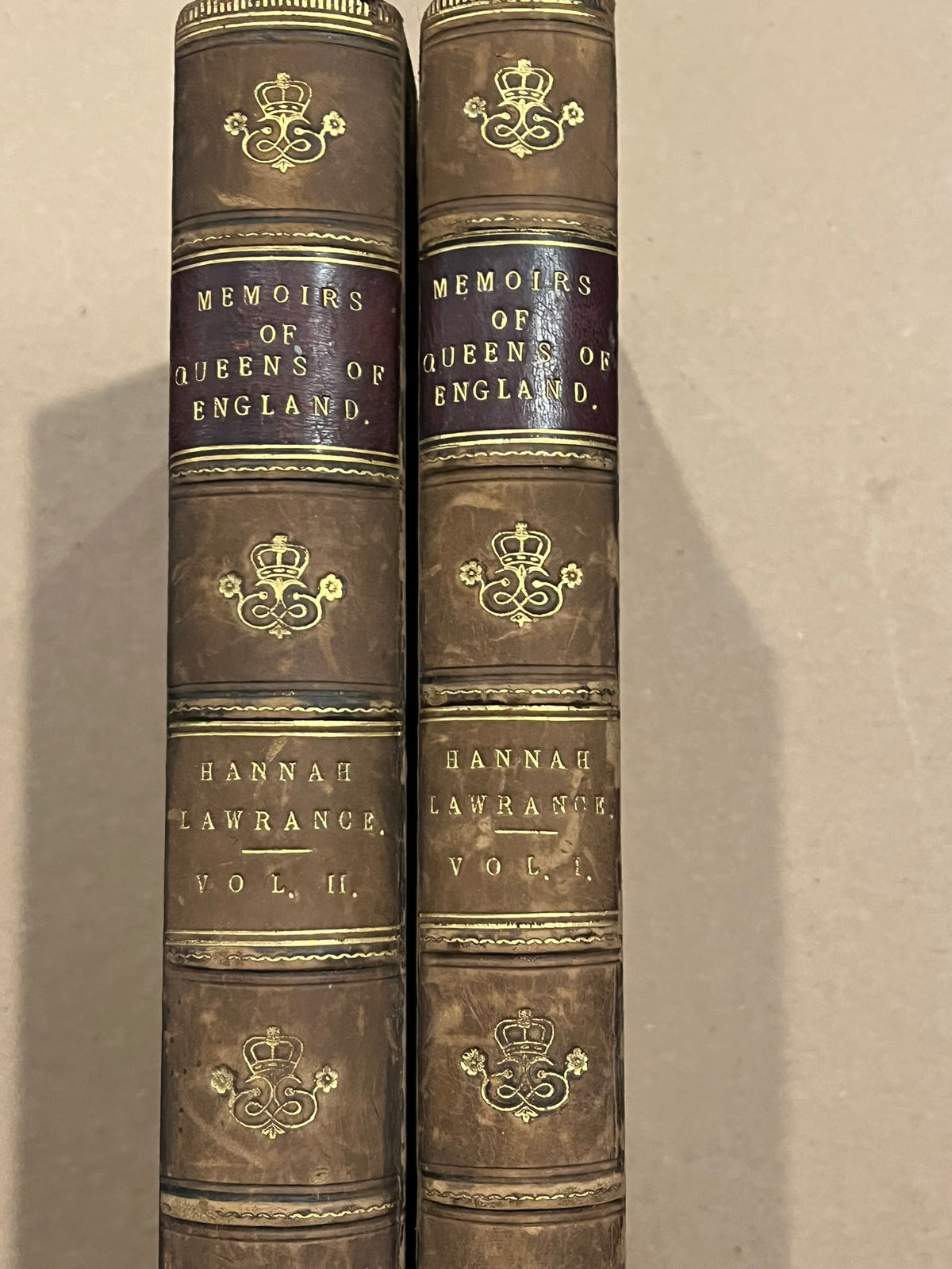 Historical Memoirs of the Queens of England