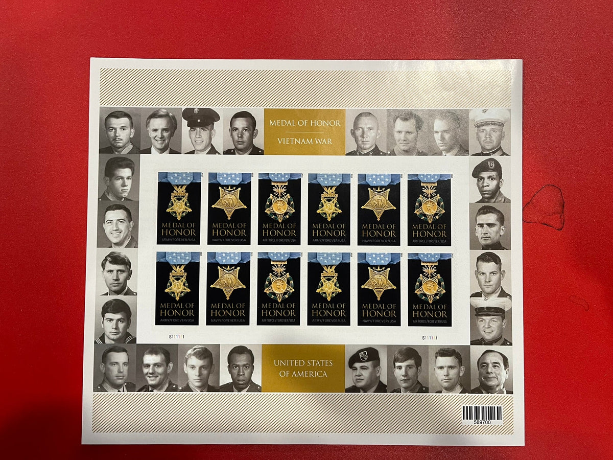 2015 Forever Stamp - Medal of Honor: Vietnam War Army-Navy-Air Force, folio of 20 stamps w/portraits of 48 servicemen awarded the medal